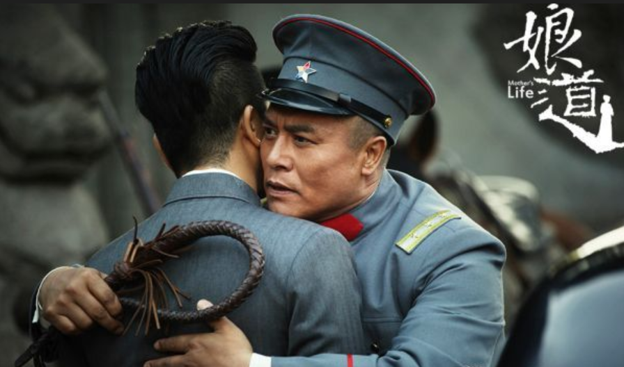 孟耿成:13岁获得武术比赛冠军,娶身高1米8女排队长.