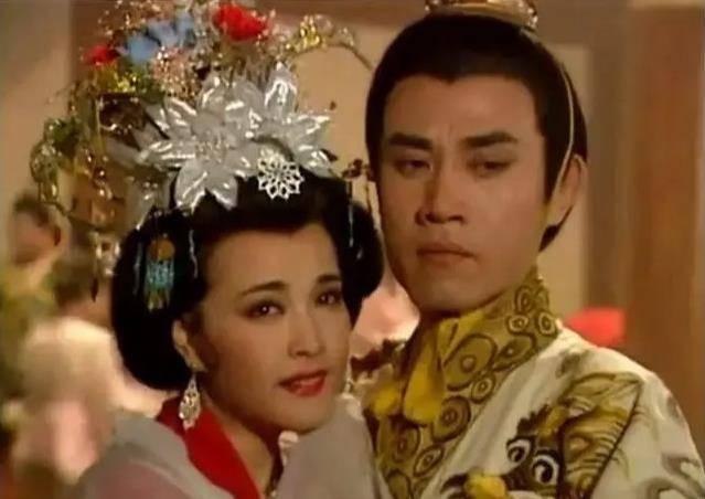 武则天挺肚子查李治岗,查出寝宫跑出一女子,武则天:你活不长了_权力