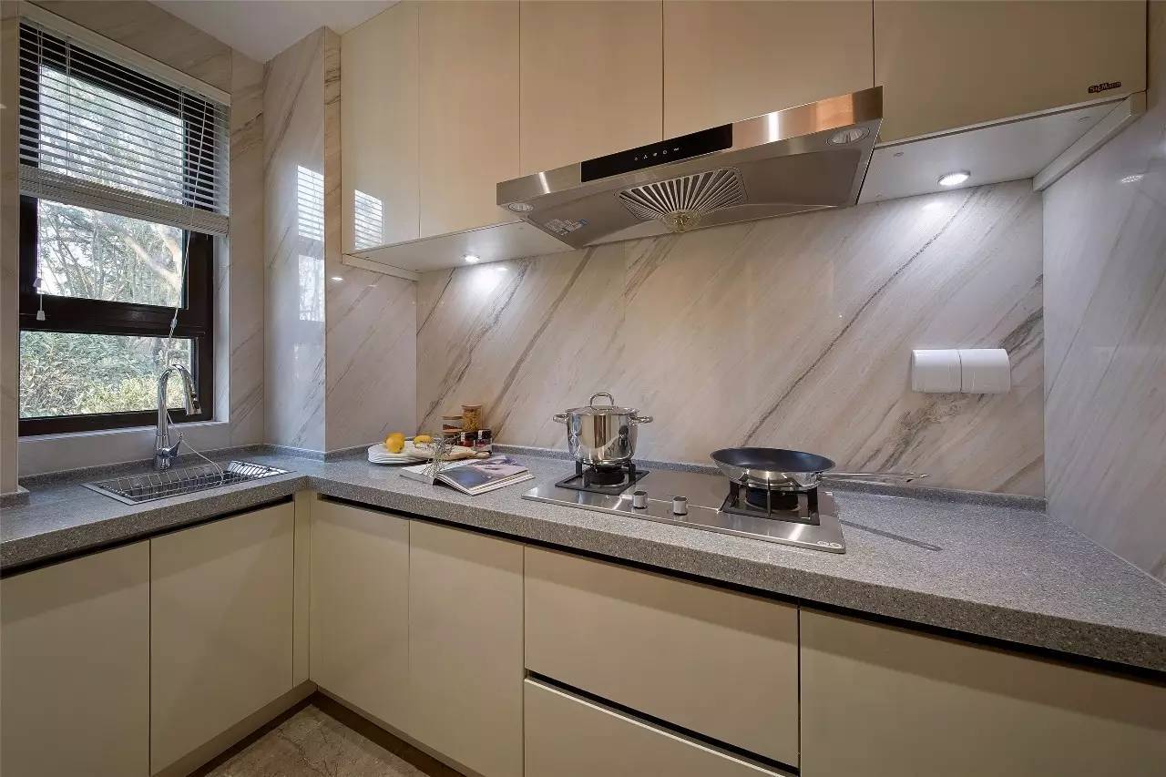 天然气_爆炸_厨房