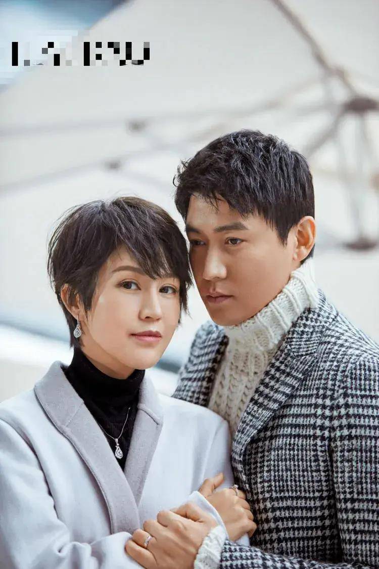 陶虹和徐峥:两人因合作电视剧《春光灿烂猪八戒》而结缘,结婚多年,育