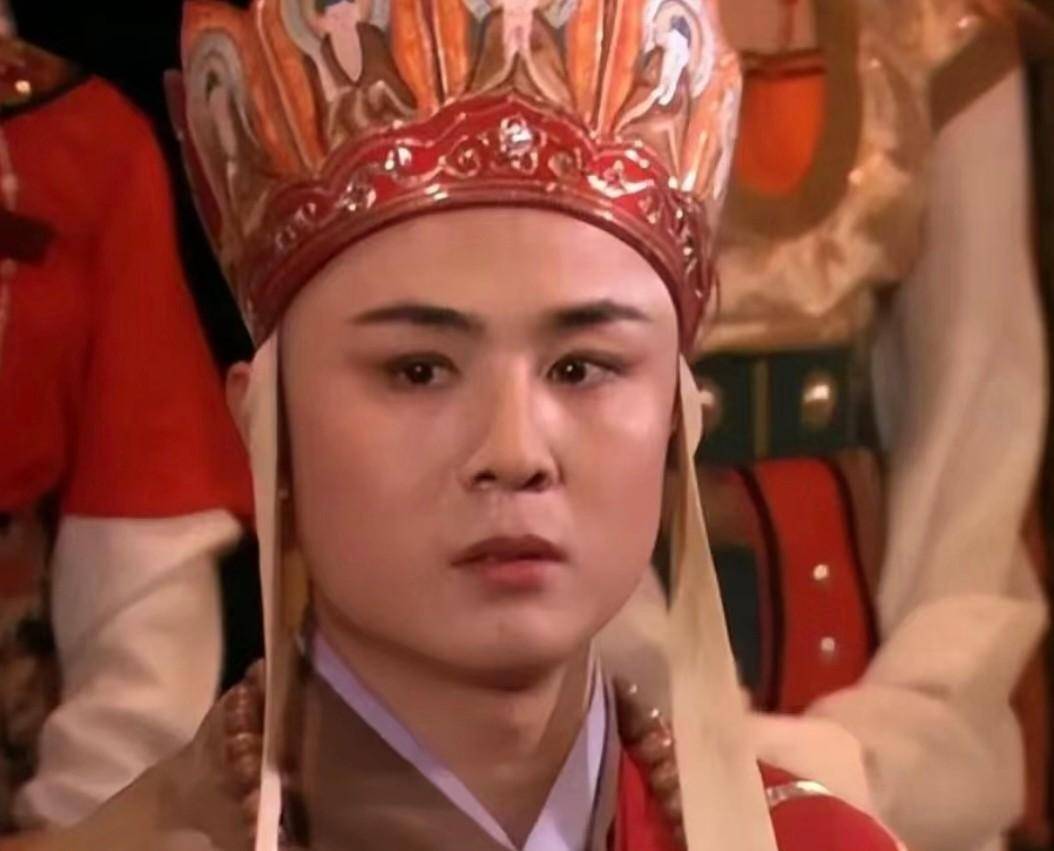 在这部剧中,有三个演员扮演唐僧,分别是汪粤,徐少华和迟重瑞.