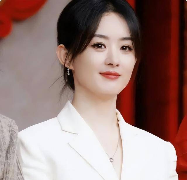 不断给剧组制造麻烦,网友甚至忠实粉丝都为赵丽颖的隐形能力而疯狂