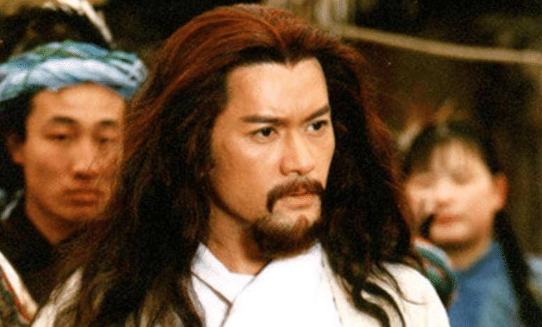 金庸笔下有位龙套王者,身兼九阴真经与乾坤大挪移,比