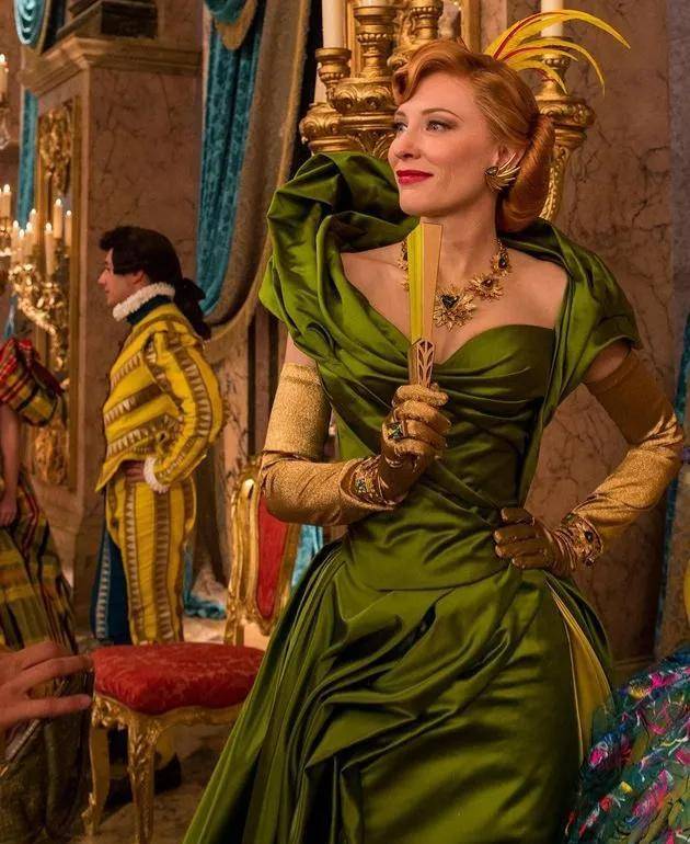 有人为了一条裙子去拍了一部电影,一条裙子成就一部电影的传奇_灰姑娘