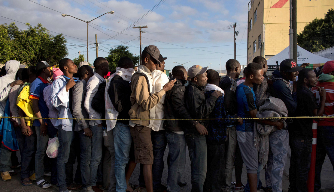 万美国民众自发参加"边境保卫战",要给华盛顿新的教训_拜登_示威_难民