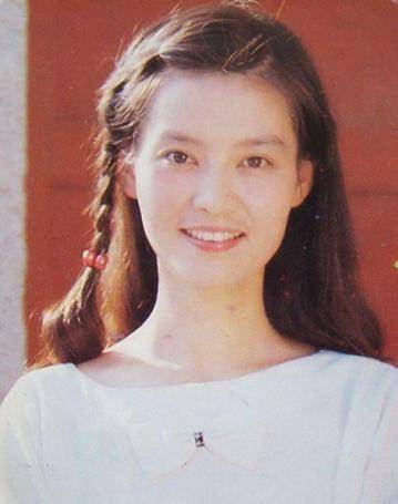 优秀演员潘虹,曾婚内"不忠诚"导演,今66岁孤身一人