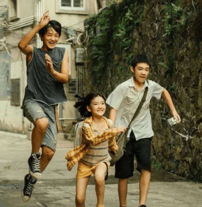 《隐秘的角落》细节高度还原,主演名字已预告结局,让