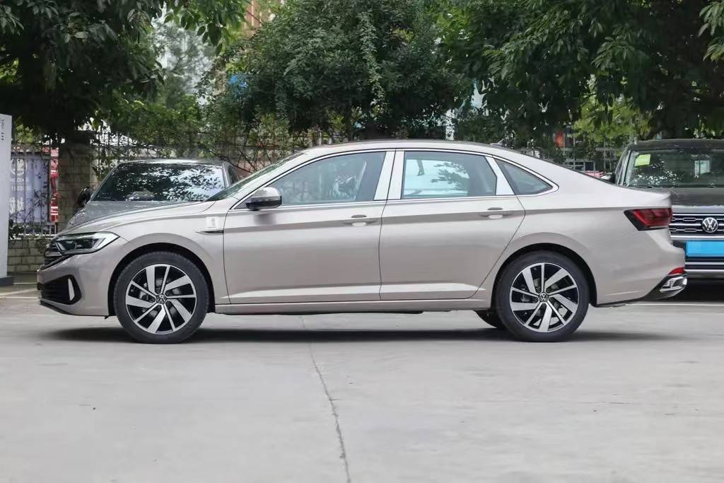 解读大众速腾顶配,搭载1.5t动力,如今跌至14万出头,买它值吗?