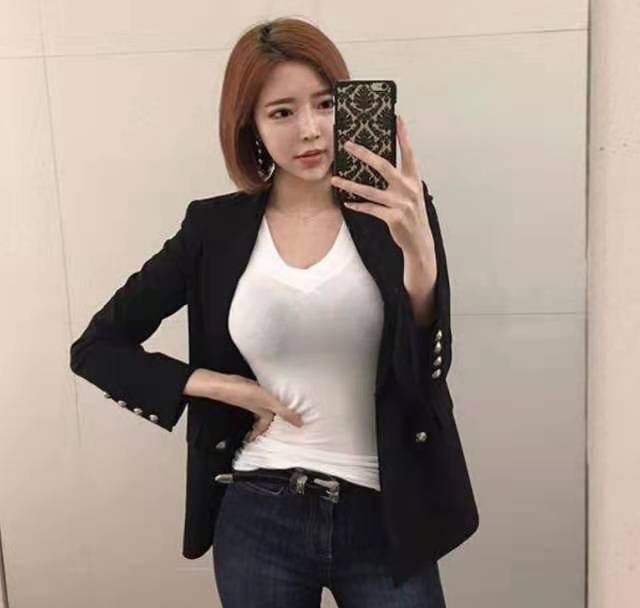 43岁美女主播,身材曼妙多姿,好身材来自运动锻炼_米娜_动作_普拉提