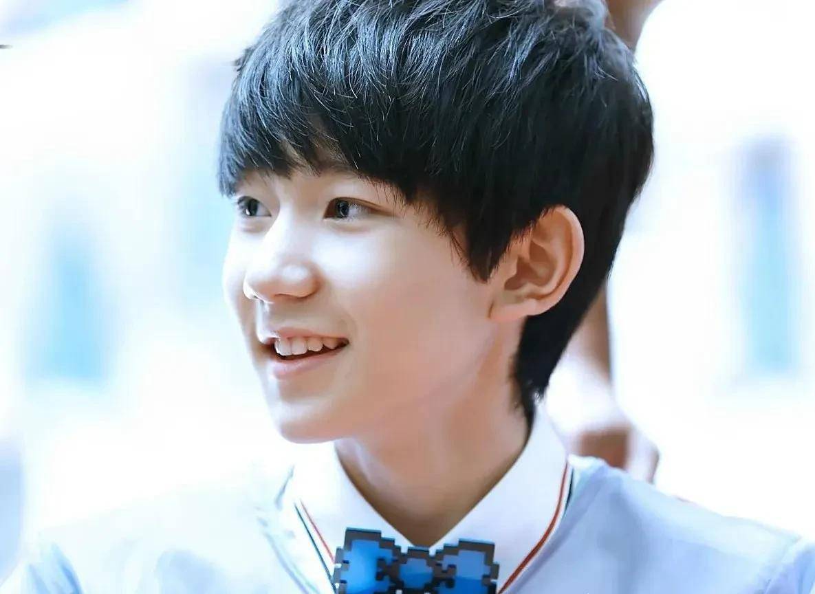 没有上大学前,他们三个当中,王源的受欢迎程度应该是最高的