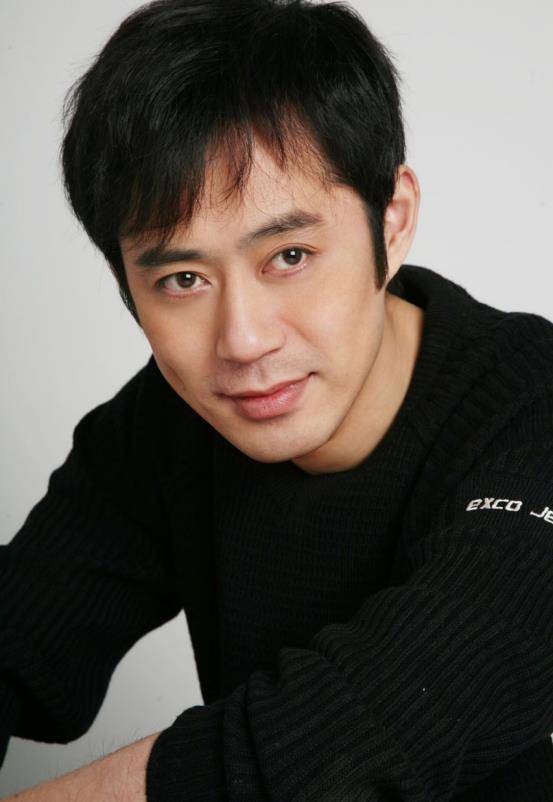 "精刮子"刘钧,19岁当电工,45岁成正午阳光新宠,戏外娶女强人_电影