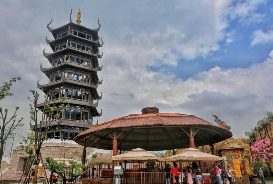 这座景区名叫"周原景区",它位于宝鸡市岐山县凤鸣镇北郭村江家沟组岐