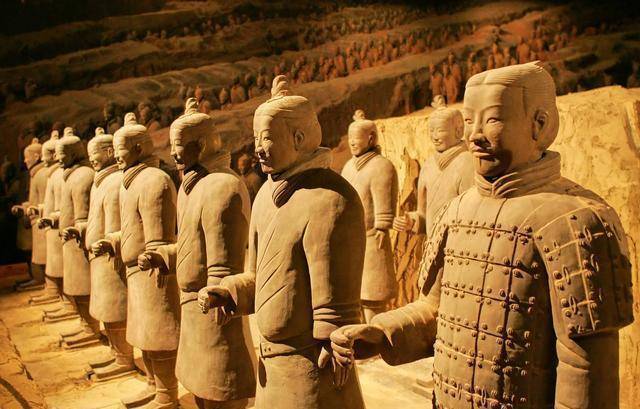 秦军战术落后,杀伐无度,为何能一统六国?|有料