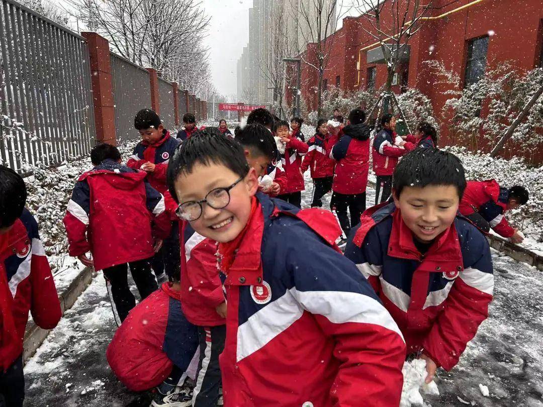 用镜头留住朝气蓬勃的美丽冬天:追梦杨凌少年与雪(图)_小学_杨陵_校园