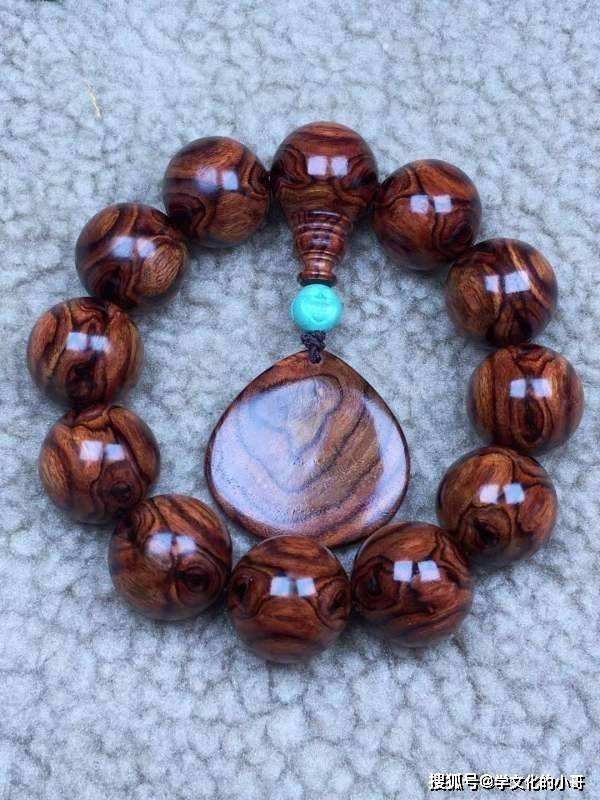 海南黄花梨手串和越南黄花梨手串怎么有效区分?