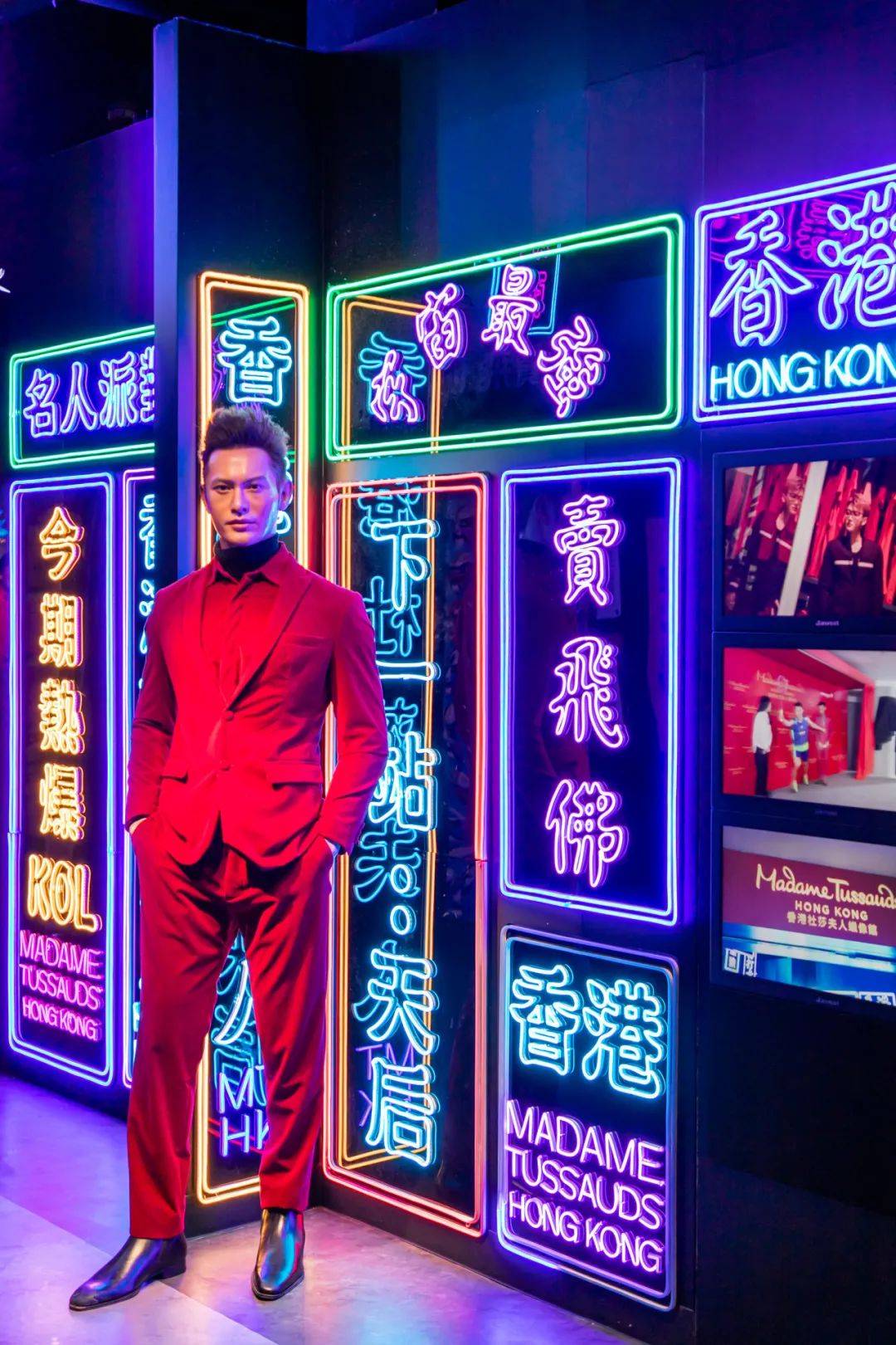 笋野君怀着一颗迷妹的心来到了「香港杜莎夫人蜡像馆」,成龙大哥