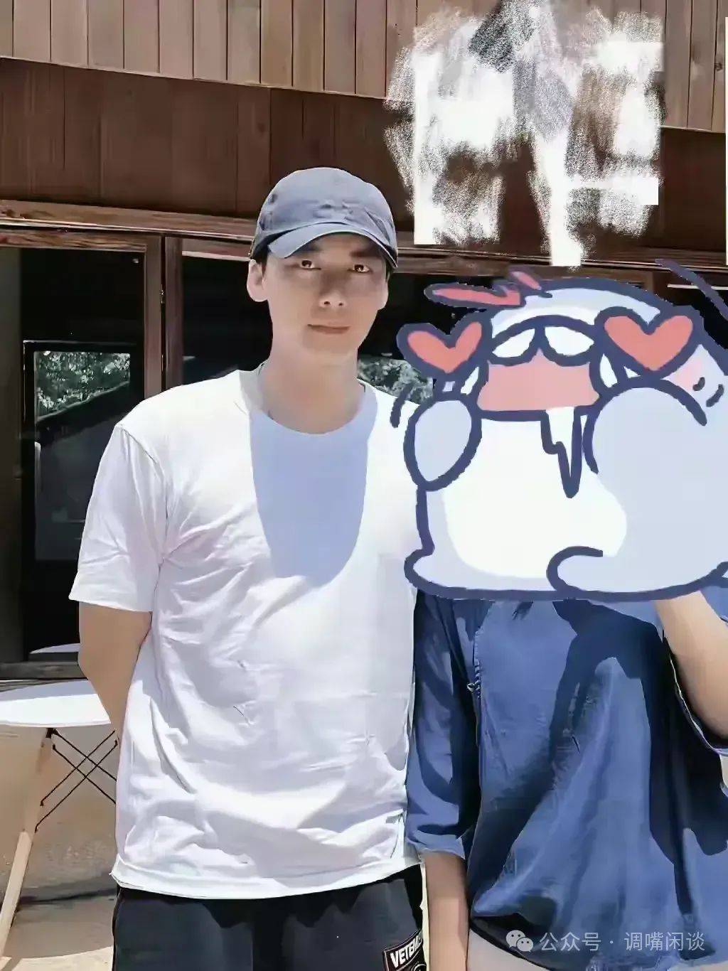 曝李易峰与金晨一起去旅游,二人共同投资开店,男方近期生活滋润_友谊