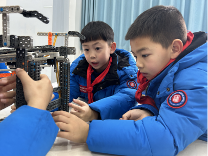 龙泉驿学生斩获四川青少年机器人竞赛一等奖