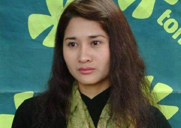 2003年,张钰自爆:靠服侍30多位导演拍戏,手中有20多盘录像带_角色_几