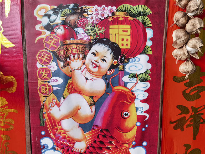 都蕴涵着各地独特的艺术风格,形式变化多样,内容广泛,各类武将门神