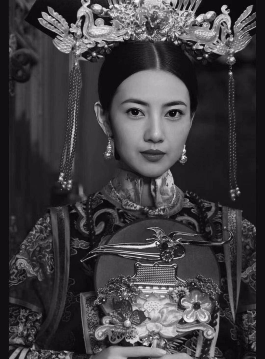 清朝妃子真实照片,据说是最美的 和电视剧中差别太大_造型_清宫_刘海