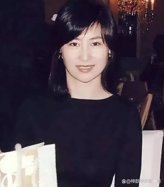 曾每月仅200万生活费,现在420亿全部到手,李嘉欣终于