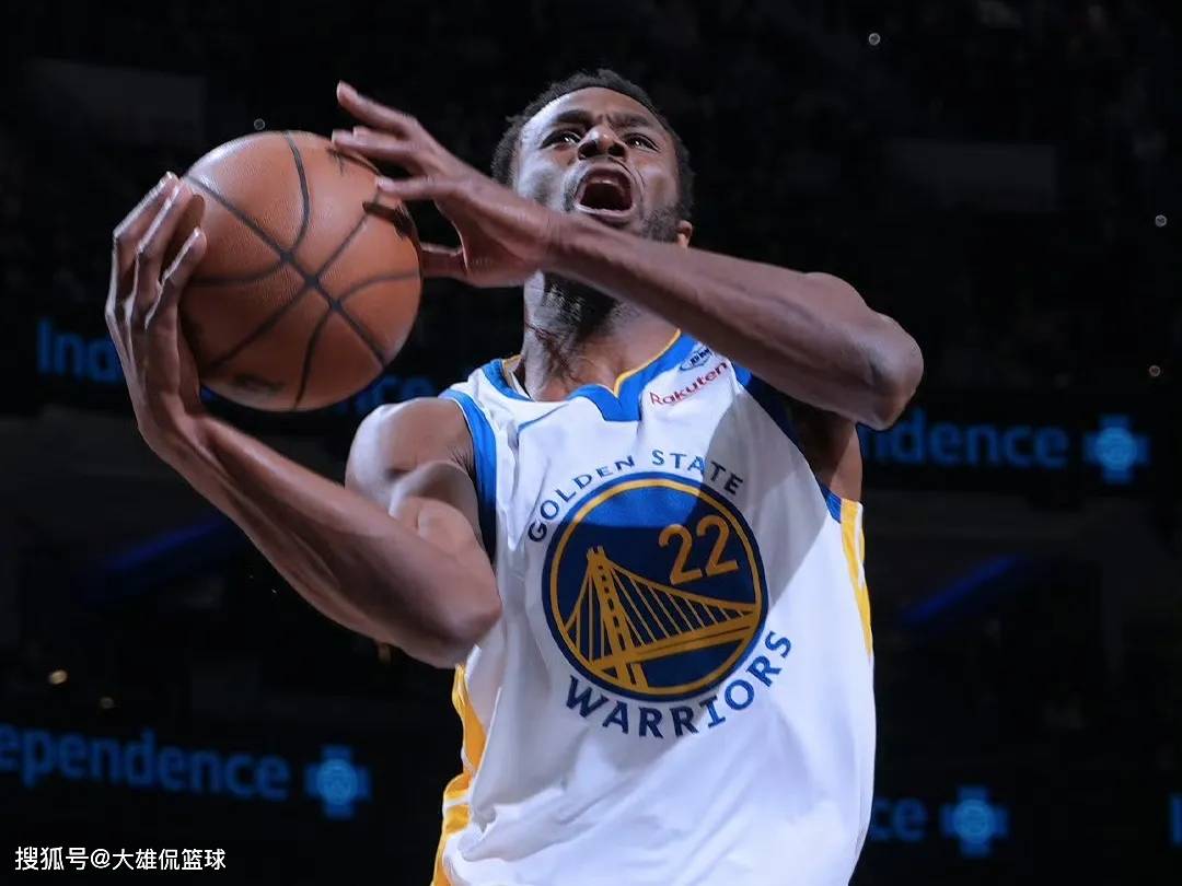 库里再让球权,7次出手不刷数据,年轻球员带队大胜76人23分_比赛_勇士