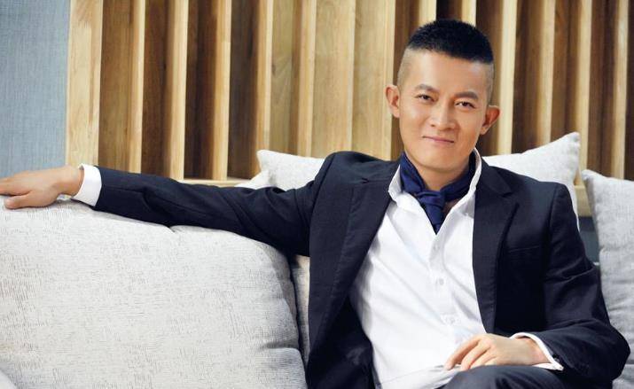 杨志刚:男舞者出身却成演员,曾因拍戏导致烧伤,重度抑郁_表演_郭靖宇