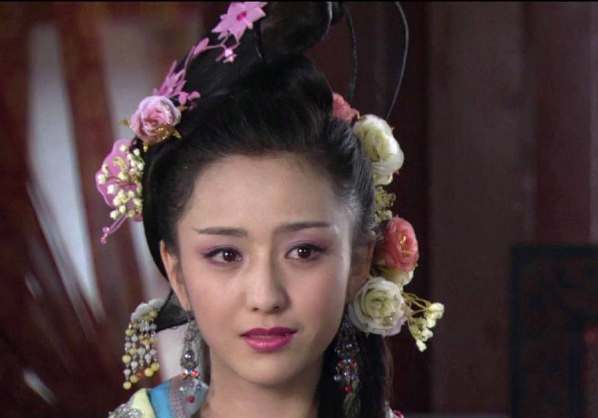 赵飞燕虽然身材瘦小,心胸却很宽广,与亲妹妹共侍一夫!