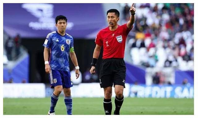 世界杯晋级赛:伊朗最后时刻绝杀日本,马宁判2-1决定