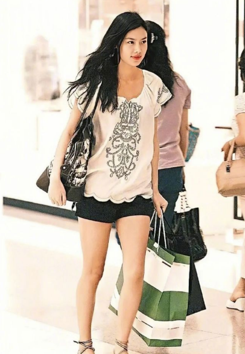 20年后,再看这位"天王嫂",才发现黎明的审美有多"毒辣"!