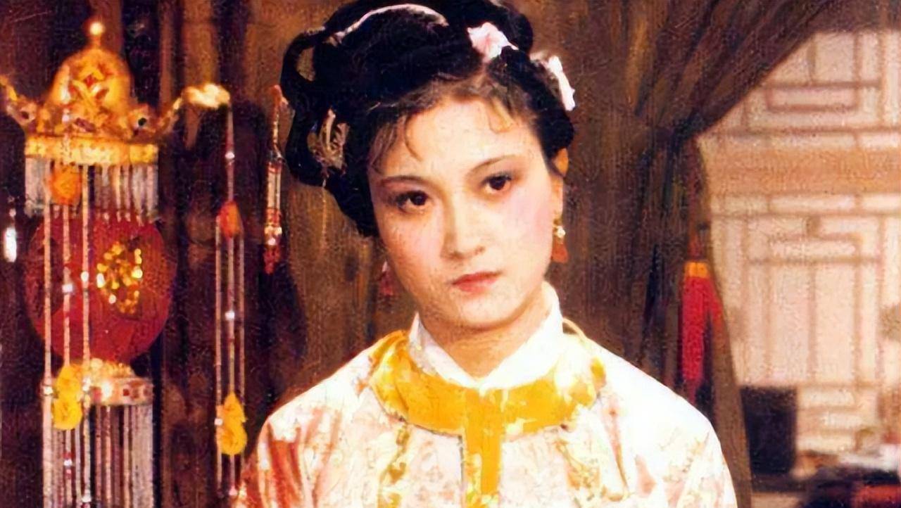 惹出不必要的是非而选择不追求,当丫鬟绣橘都看不下去帮她出头的时候