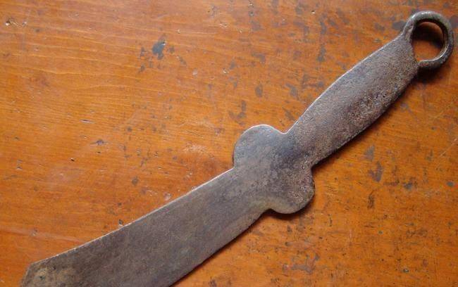 飞刀:最常见的暗器,看似平凡无奇,实则厉害无比,可见小李探花.