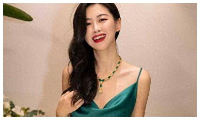 这些女星不止是艺人,身世背景卓越,无人敢招惹!_故事