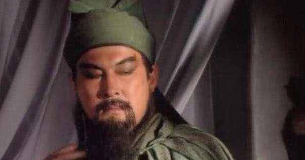 为啥关羽的雕像一直闭着眼?老木匠:他睁眼的后果太严重!