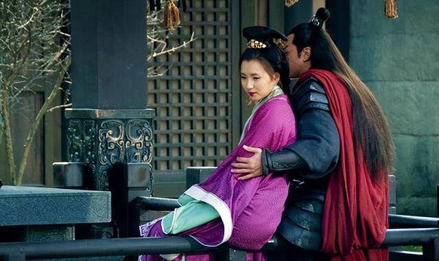 貂蝉被曹操送给关羽后,为何次日便自尽?关羽究竟对其做了什么?