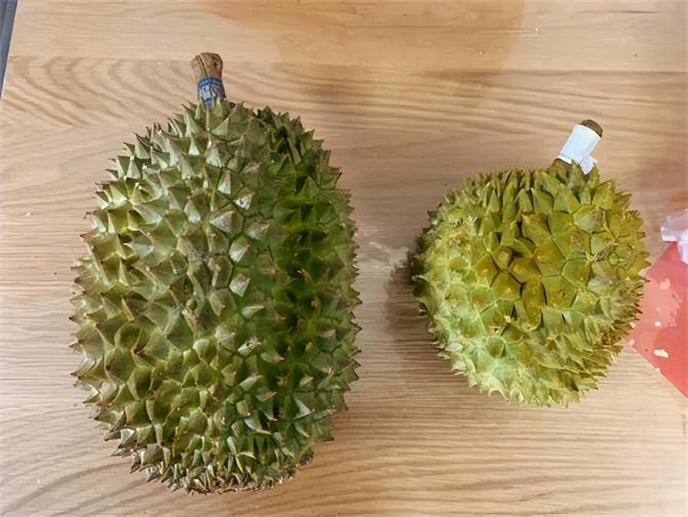 青尼榴莲和金枕榴莲哪个好吃?