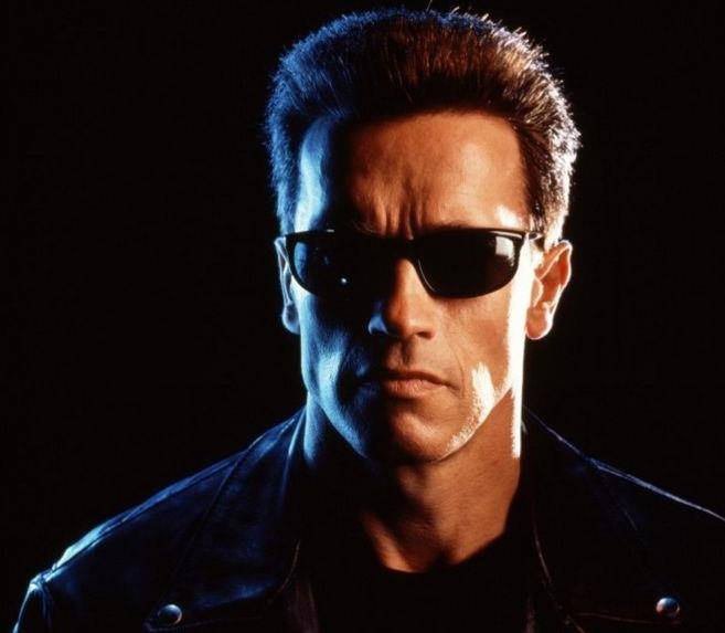 施瓦辛格:入赘肯尼迪家族当上美国州长,与胖保姆维持20年婚外情_健美_