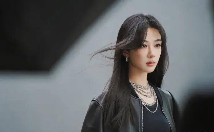 亿秦娥这个角色,不仅要有颜值,还得有演技,更得有那种与舞台相伴一生