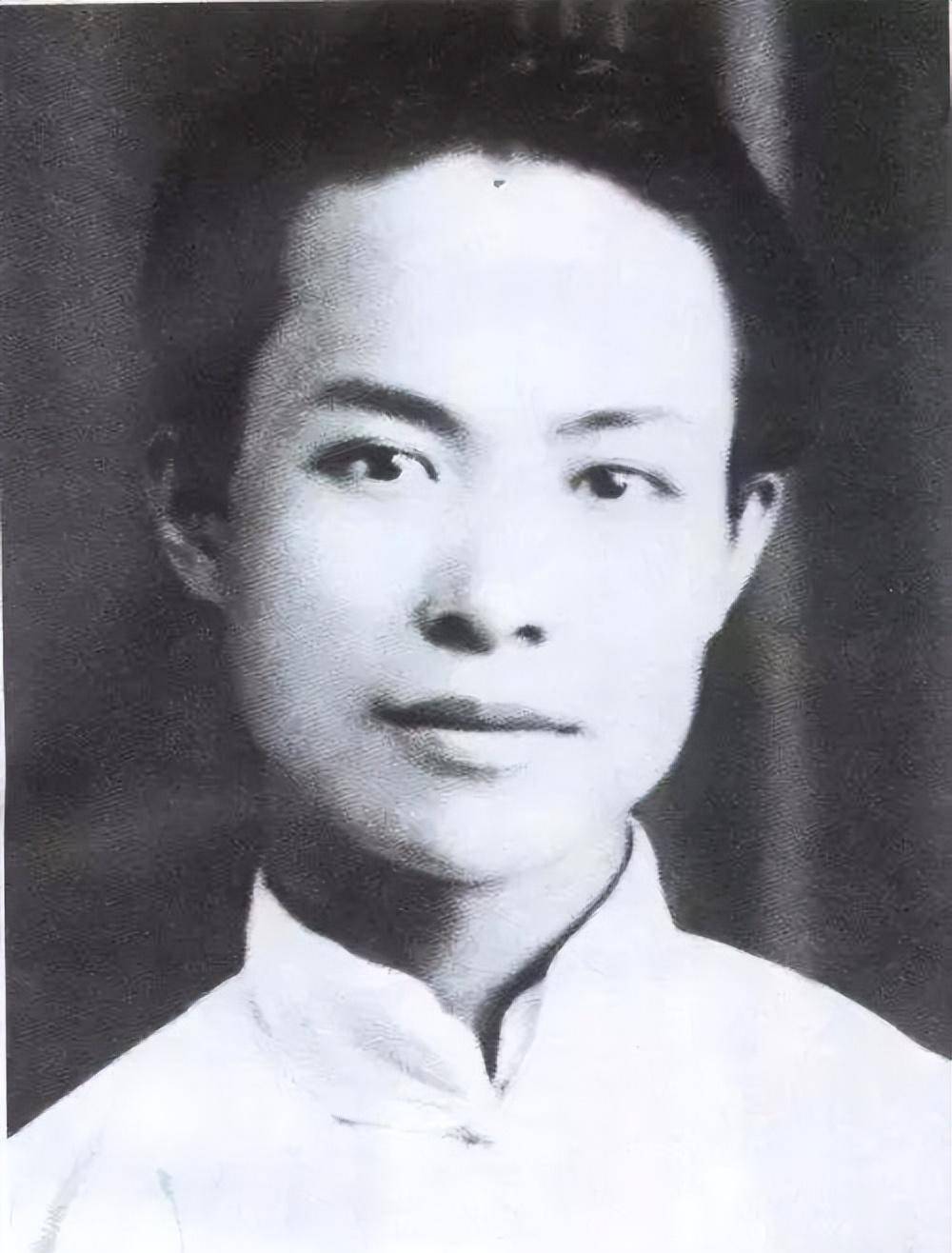 好工作,娶妻生子,一世安稳,是不可能的,所以早熟的沈从文14岁小学读完