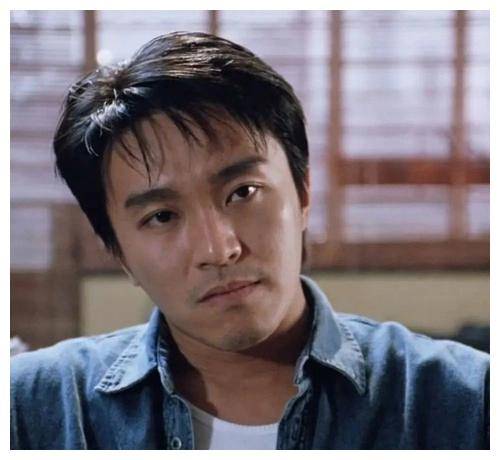 与周星驰恋爱的感受?与他不是同一世界,他永远无法看到你.