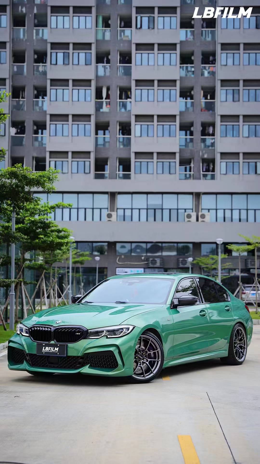 宝马3系lb改色膜原厂漆彩虹祖母绿, 低调沉稳的绿色系