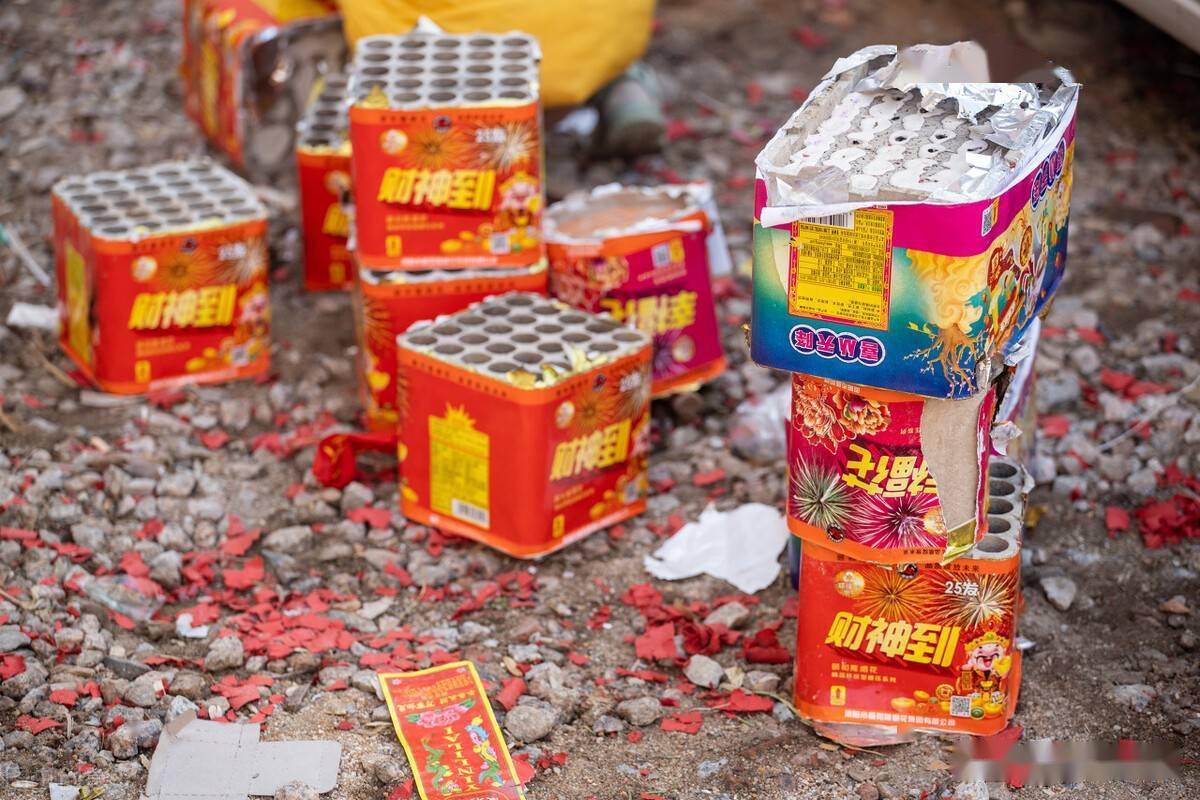 鞭炮烟花解禁又起争议:除夕初一污染严重!