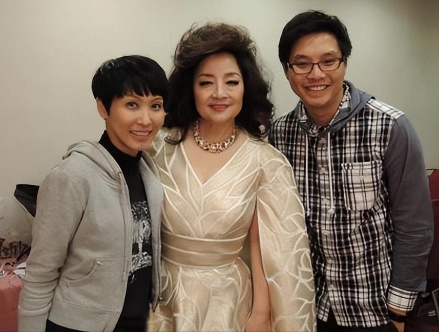 徐小凤:连开43场演唱会,春晚为她破例,如今75岁无夫无子_音乐_香港