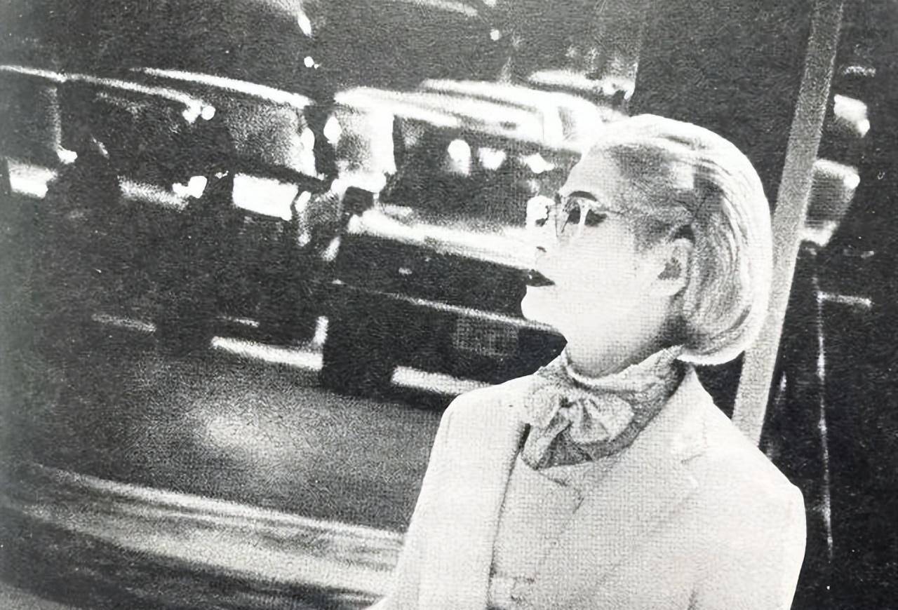 2005年横滨玛丽去世:站街60年拉客无数,只为一句无法