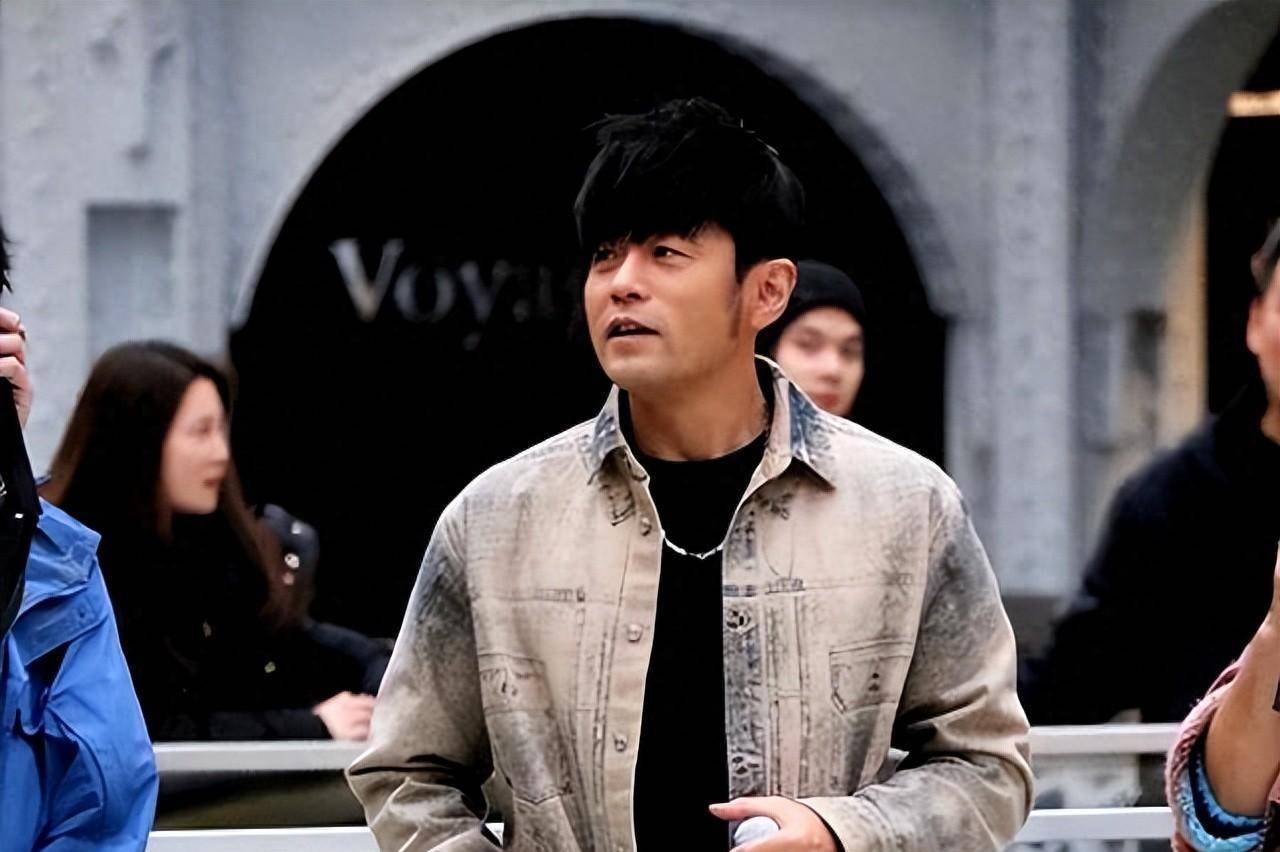 王一博排第二名,第一实至名归_榜单_杨紫_周杰伦