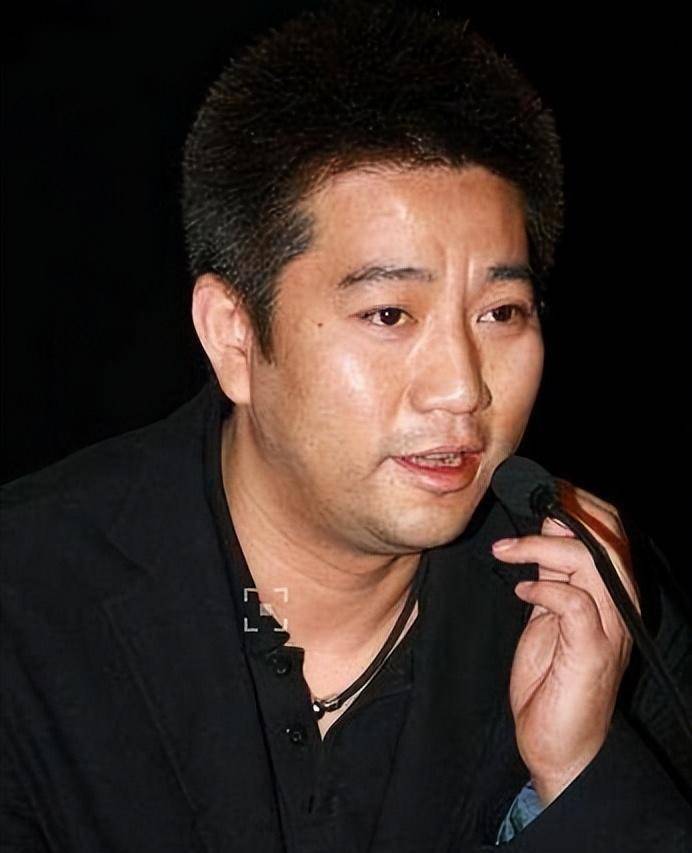 他是蒋勤勤初恋,分手后转身另娶她人,弥留之际念的却是蒋勤勤_事业