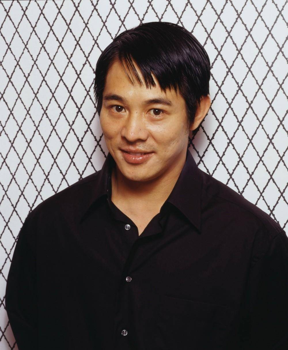 李连杰给大哥百万年薪,二哥穷苦一生却拒绝帮助,这是?