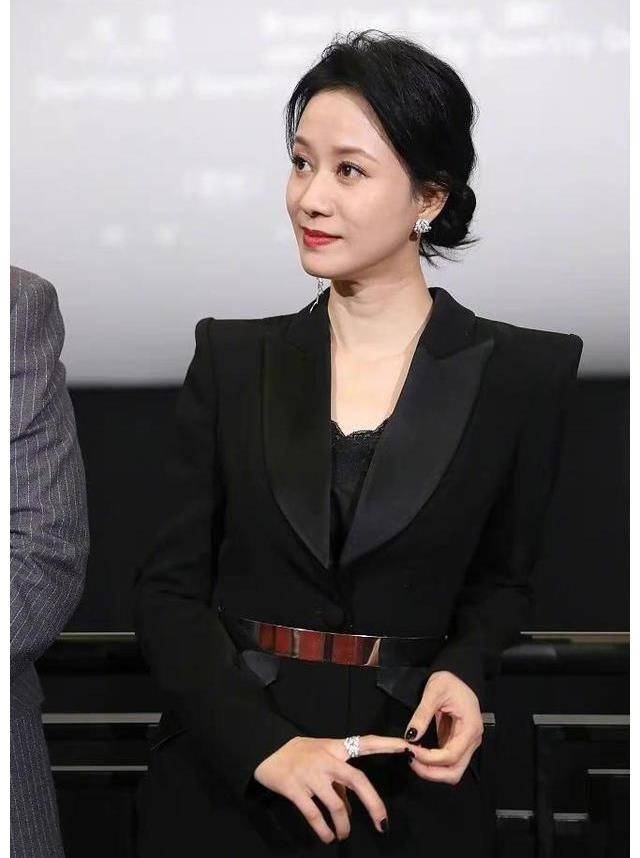 倪虹洁:拍衣服策划被父母嫌弃,当演员20年是为了得到家人的认可_奶奶