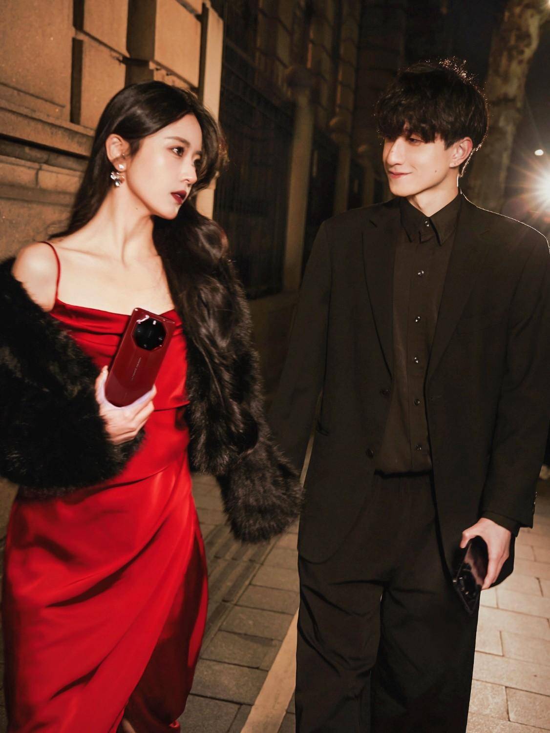 "红黑cp天生一对"华为mate60 rs 非凡大师让情人节甜言蜜语更有心